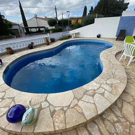 Superbe Avec Piscine A Mas Fumats *